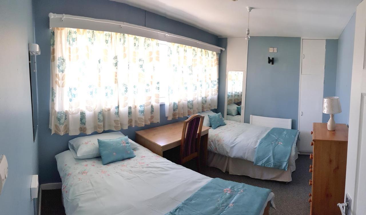 مبيت وإفطار كافان Farnham House المظهر الخارجي الصورة