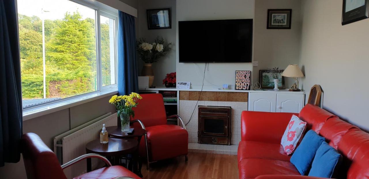 مبيت وإفطار كافان Farnham House المظهر الخارجي الصورة
